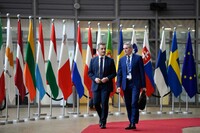 Le ministre français de l’intérieur, Gérald Darmanin (à gauche), à Bruxelles, le 25 novembre 2022. JOHN THYS / AFP
