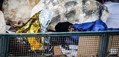  Dans un camp de fortune pour migrants et réfugiés installé sous l'autoroute près de la porte de la Chapelle, au nord de Paris, le 9 juin 2017. (Geoffroy van der Hasselt/AFP) 