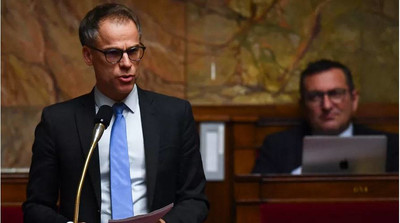 Le député Sébastien Nadot du groupe Libertés et Territoires à l'Assemblée nationale à Paris, le 17 décembre 2019. (CHRISTOPHE ARCHAMBAULT / AFP)