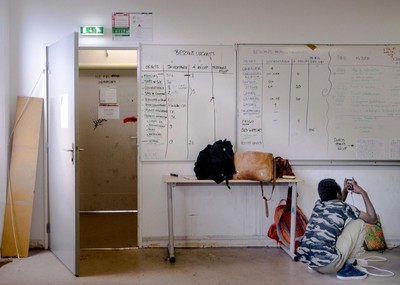  Saint-Denis, le 1er février 2018. Dans une salle de classe de l'université Paris 8 à St-Denis. Le batîment A a été réquisitionné par un comité d'étudiants pour l'hébergement d'une quizaine de réfugiés. Photo Adrien Selbert. Agence VU