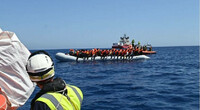 L'équipage de l'Ocean Viking a secouru, le 19 mai 2022, 158 personnes qui se trouvaient à bord de deux embarcations pneumatiques. Crédit : SOS Méditerranée.