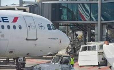  Un avion Air France à l'aéroport d'Orly, le 27 mars 2018. — URMAN/SIPA 