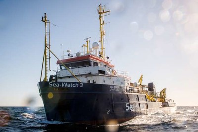 Le navire « Sea-Watch 3 », près de la côté libyenne le 19 décembre 2018. HANDOUT / Sea-Watch.org