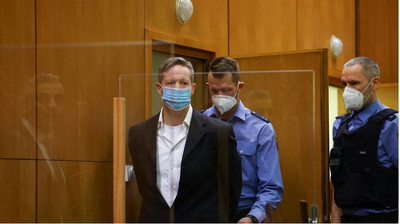 © Kai Pfaffenbach, AFP | Le sympathisant néonazi Stephan Ernst, ici dans la salle d'audience de la cour régionale supérieure de Francfort-sur-le-Main le 28 janvier 2021, a été condamné à perpétuité pour le meurtre de l'élu Walter Lübcke.