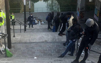 Paris, le 10 avril, porte de la Villette (XIXe). Plusieurs de migrants et demandeurs d’asile sont évacués des bords du canal Saint-Denis. France Terre d’Asile