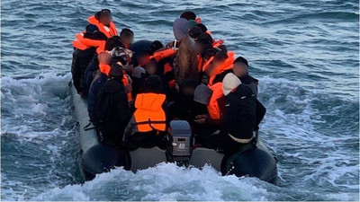 Ce groupe de migrants a été secouru par les autorités françaises dans la Manche en novembre 2020. Crédit : Préfecture maritime de la Manche et de la mer du Nord