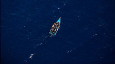 En 2011, un canot de migrants a dérivé pendant 15 jours en mer sans être secourus par les navires alentours. Sur les 70 passagers, 63 mourront. Crédit : Sea-Watch