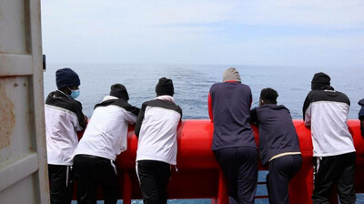 Des migrants à bord de l'Ocean Viking. Crédit : SOS Méditerranée