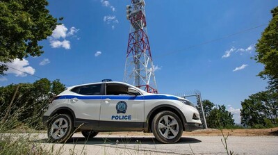 Une voiture de police dans la région d'Evros, en Grèce, le 18 juin 2021. (NICOLAS ECONOMOU / NURPHOTO / AFP)