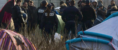 Le 21 février 2019. Comme tous les matins, la police évacue un camps de migrants à Calais. Philippe Huguen/AFP