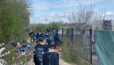 L'une des évacuations ayant eu lieu à Calais mardi 6 avril 2021. © Capture d'écran - Vidéo Human Rights Observers