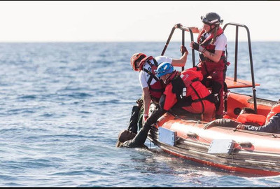 Opération de sauvetage de SOS MEDITERRANEE au large des côtes libyennes, dans les eaux internationales, en janvier 2018. | LAURIN SCHMID / SOS MEDITERRANEE