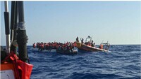 L'équipage du Geo Barents a sauvé in extremis 122 migrants au large de la Libye, le 13 octobre 2022 Crédits : Twitter / @MSF_Sea