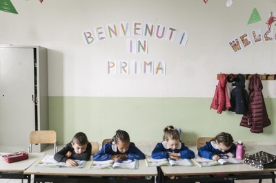 Grâce aux enfants de réfugiés, l’école ­de Sutera, menacée, a pu rester ouverte. Gianni Cipriano