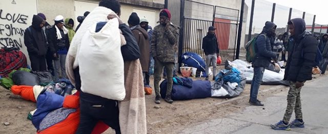 Nous benevoles de Calais assistons impuissants au demantelement des campements des exiles