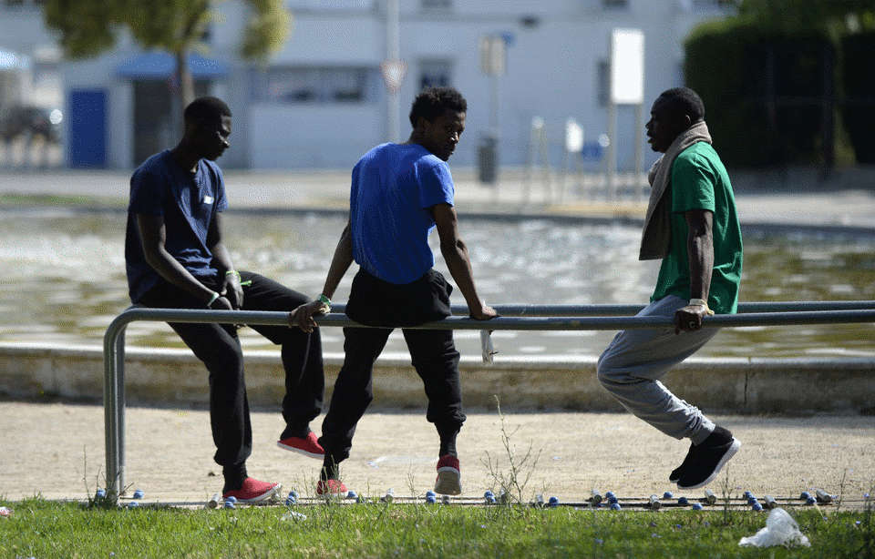Selon le CNRS, le flux de migrants en Europe aurait un impact économique positif. — CRISTINA QUICLER / AFP Pourquoi les migrants ne sont pas une charge economique pour les pays europeens selon une etude du CNRS