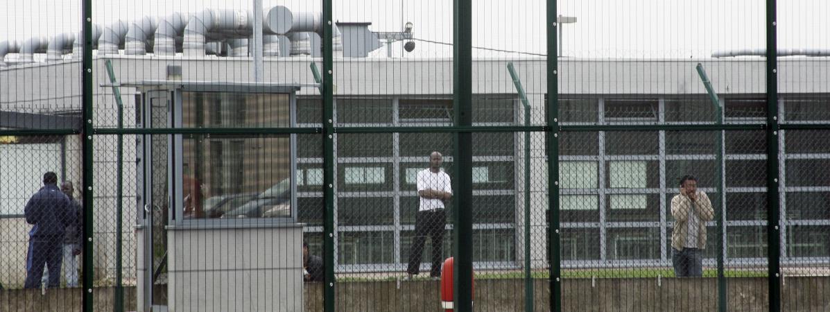 Le centre de rétention administrative de Mesnil-Amelot, près de Roissy, le 4 juin 2007 (illustration). (JOEL SAGET / AFP)