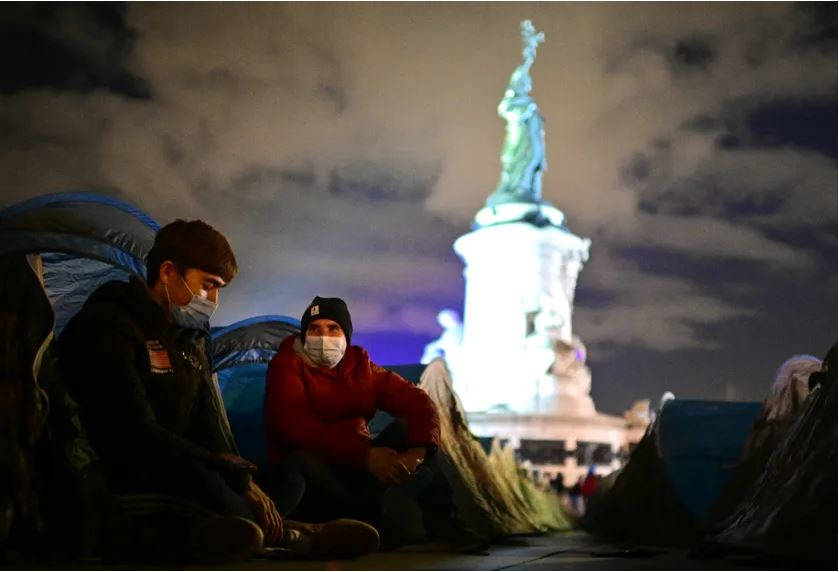 Migrantes damnees de la mer puis de la terre