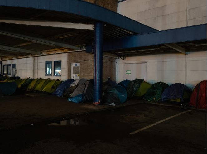 A Calais en plein hiver les evacuations 1