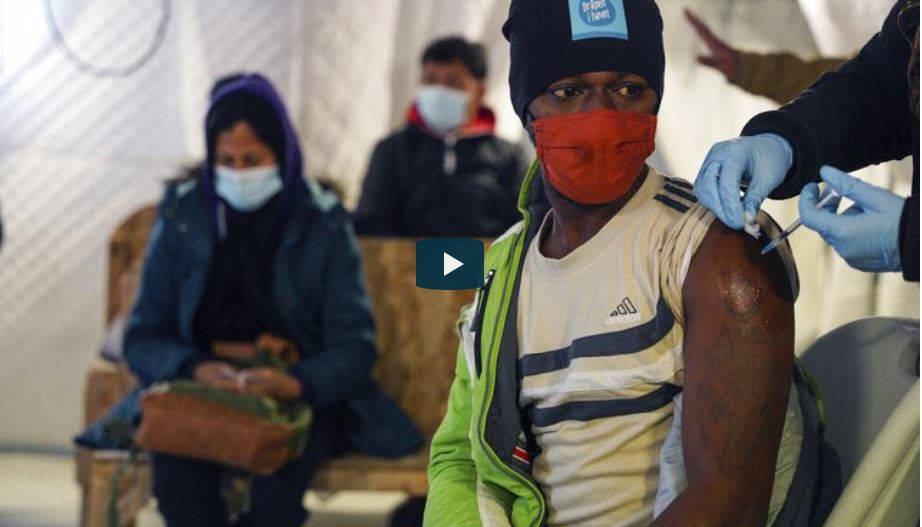 les migrants exclus du plan de vaccination